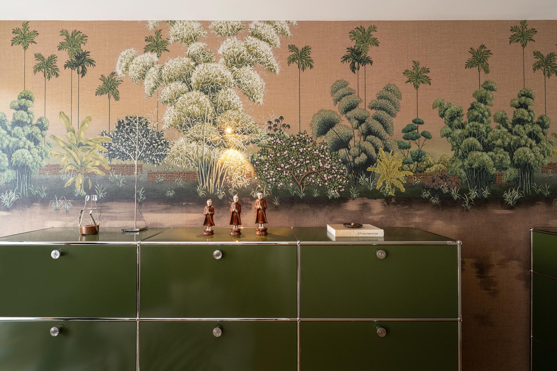 An Apartment Between the East and the Lake — Image 2