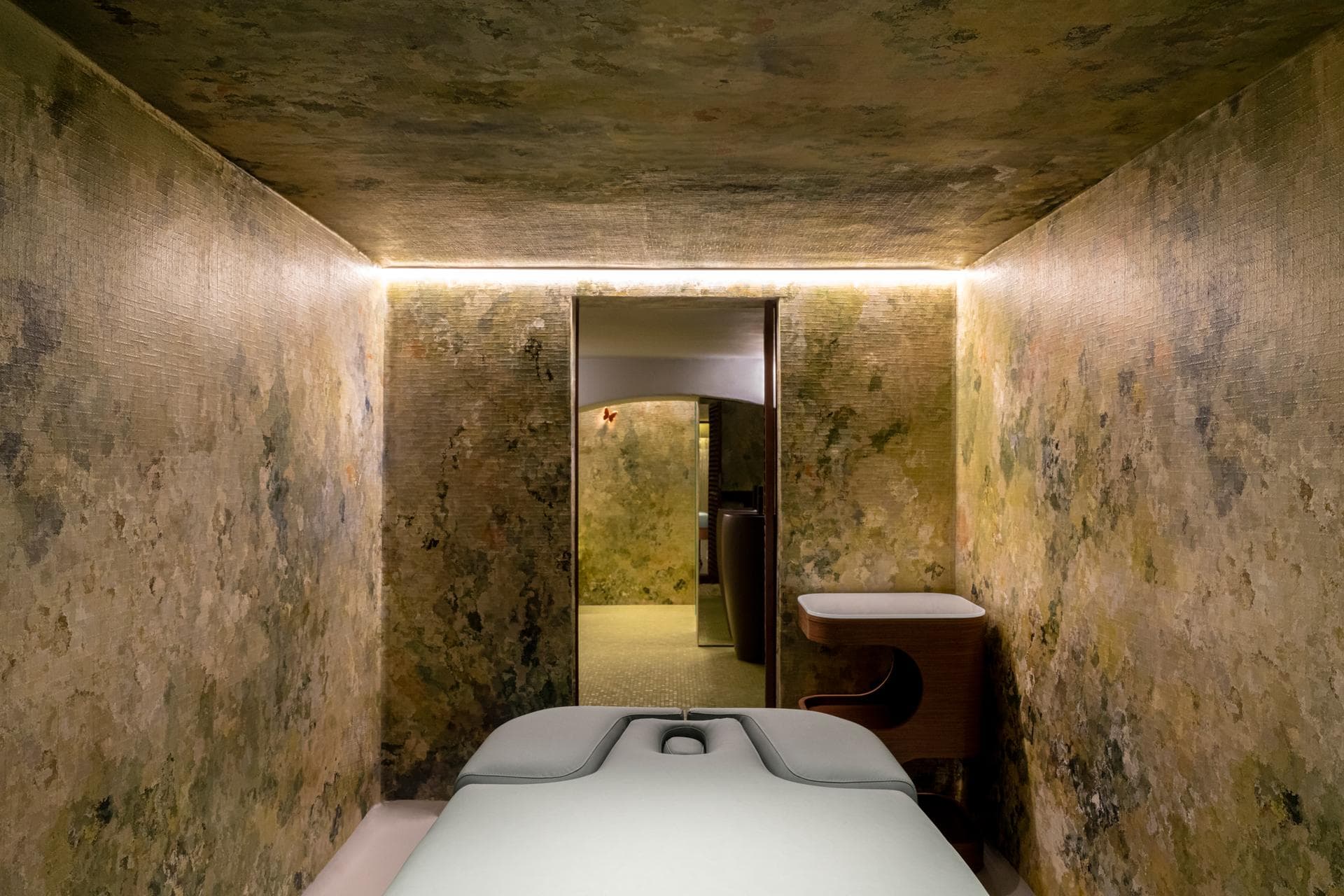 Qeeboo Corporate Spa — Giovannoni Building, Italy