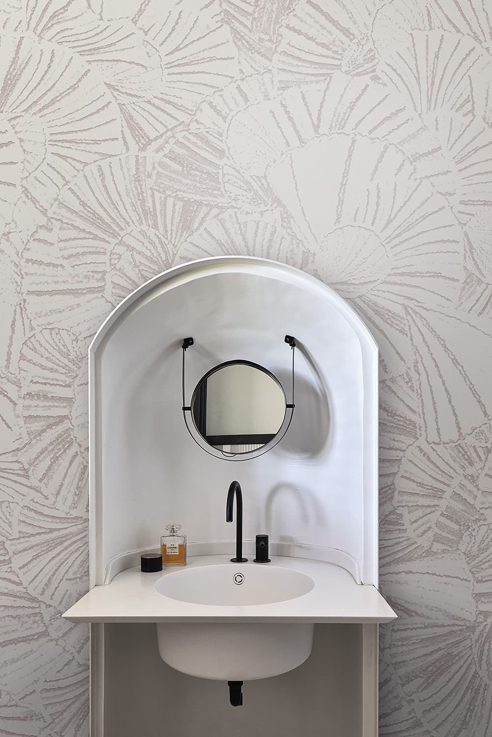 Perla by LondonArt, in a room