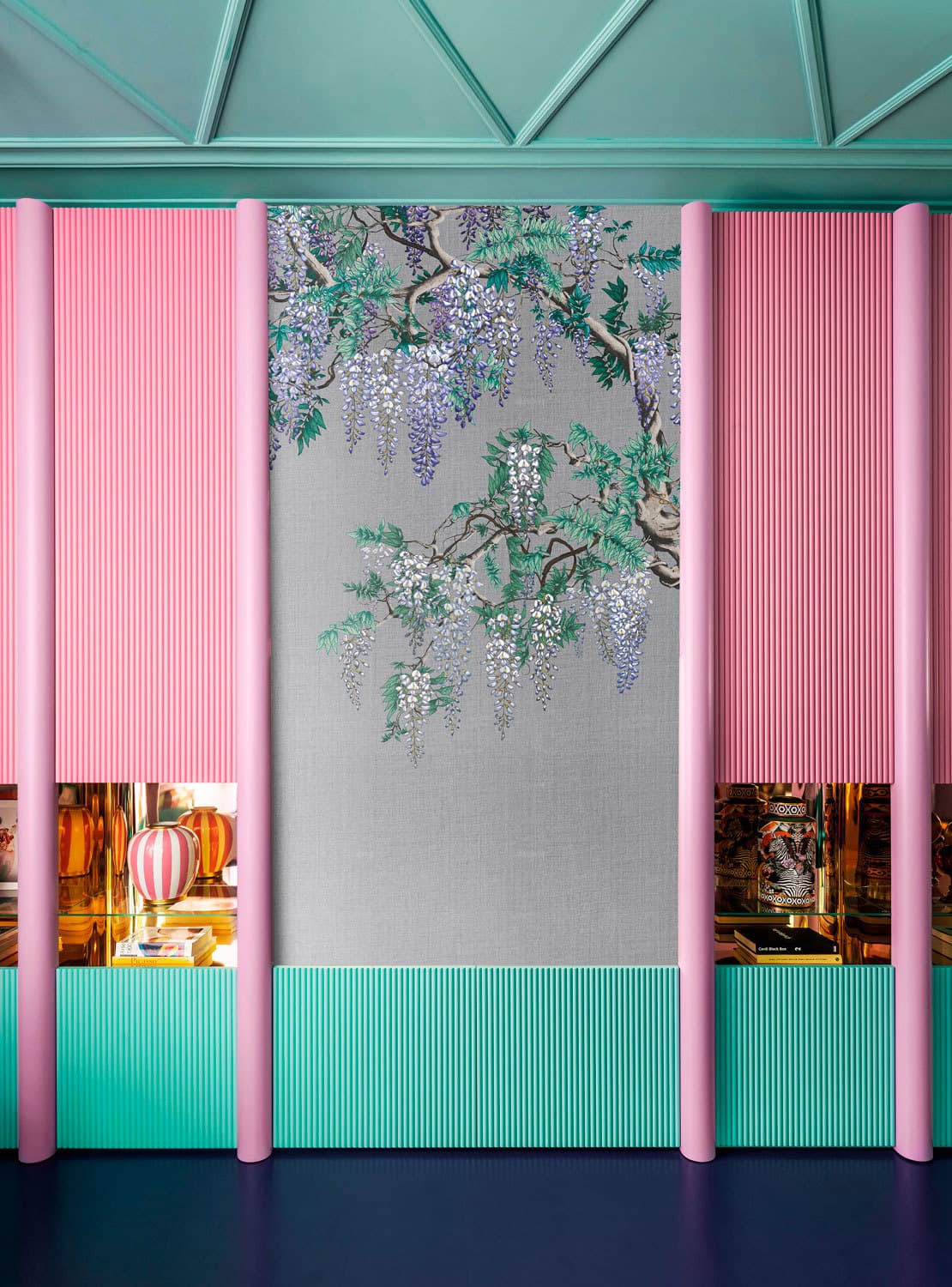 Iromuji in a room