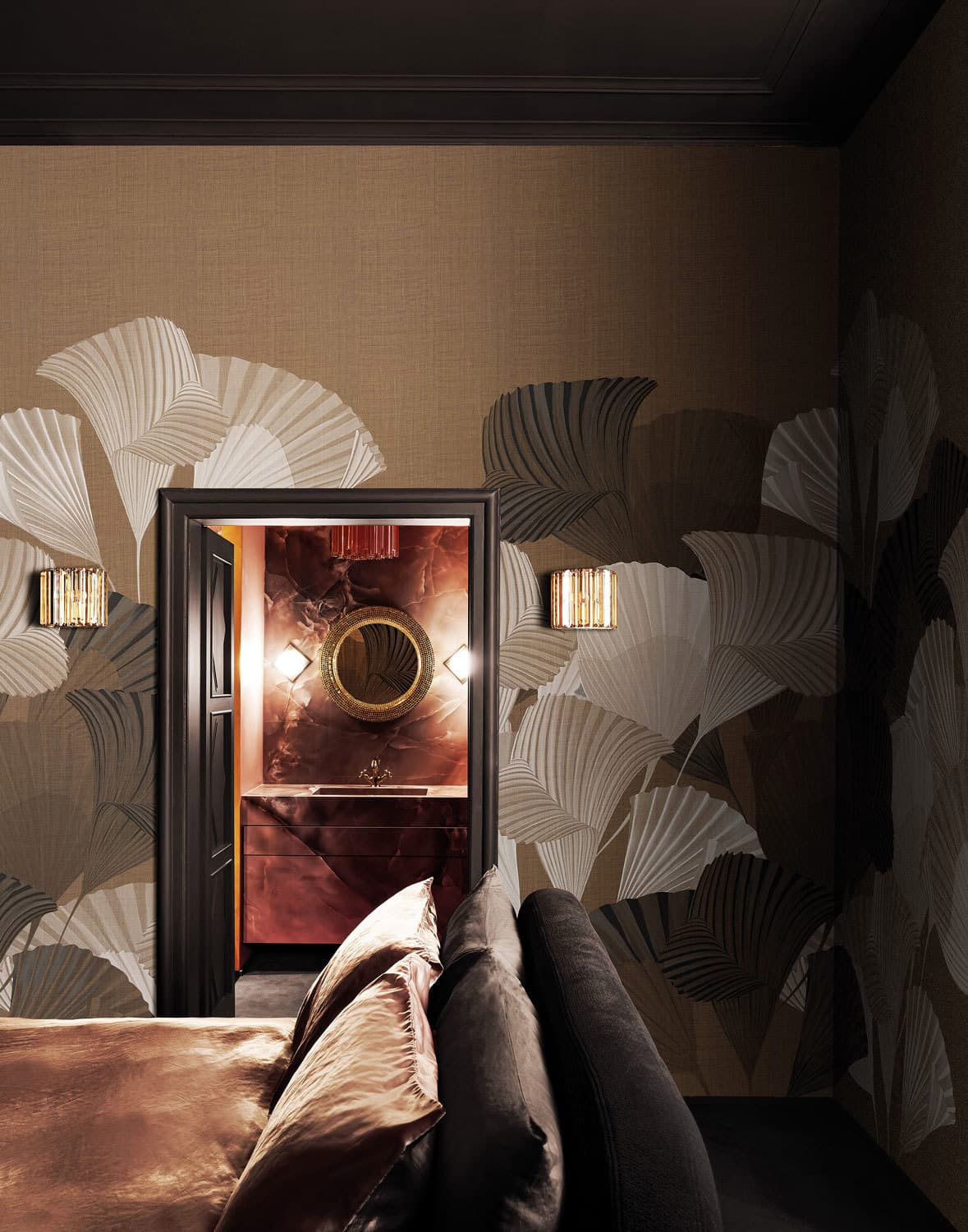 Komon in a room