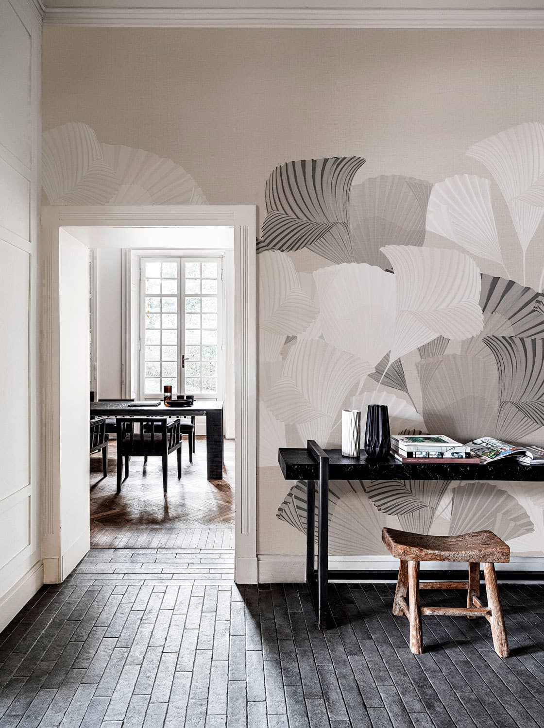Komon in a room