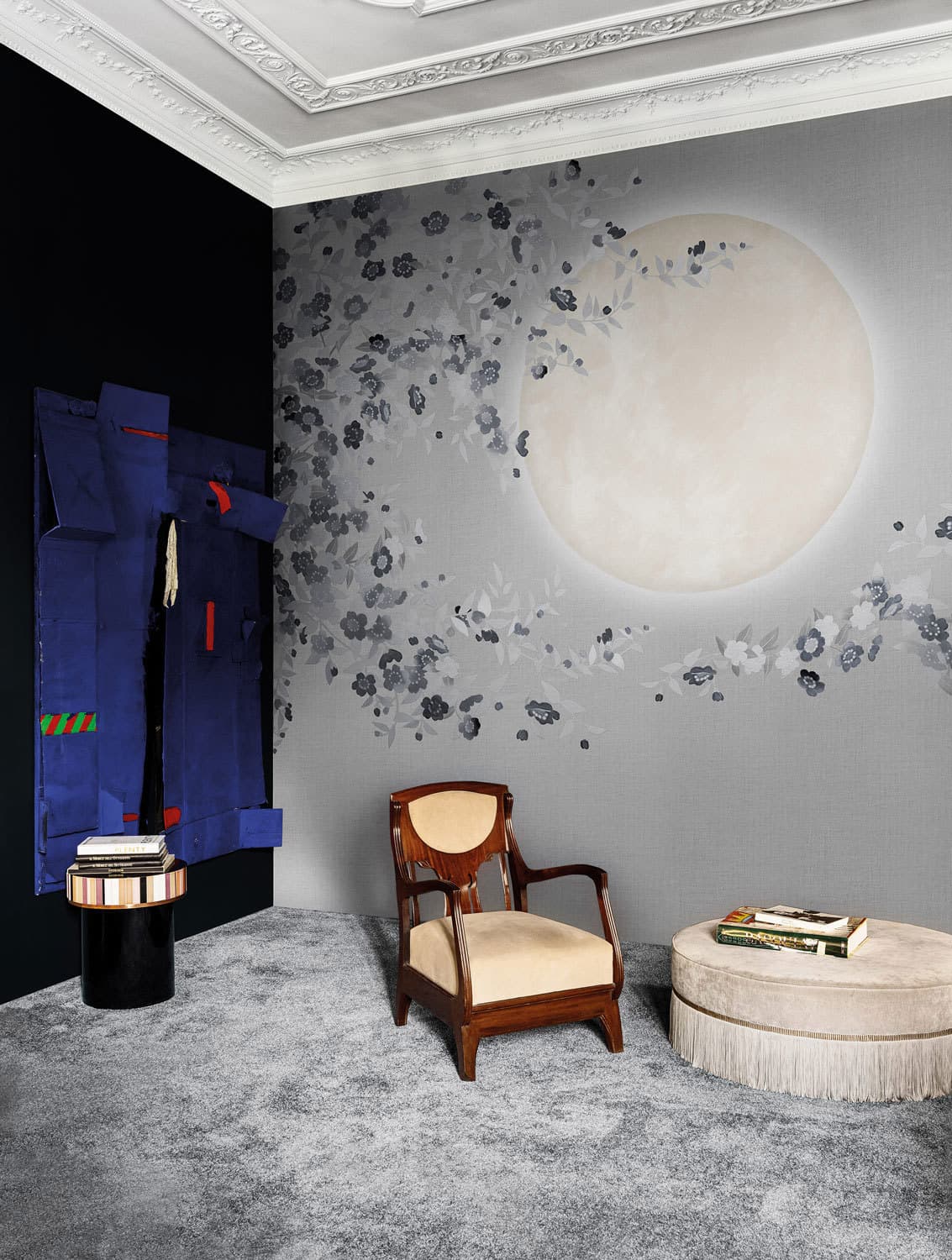 Geta in a room