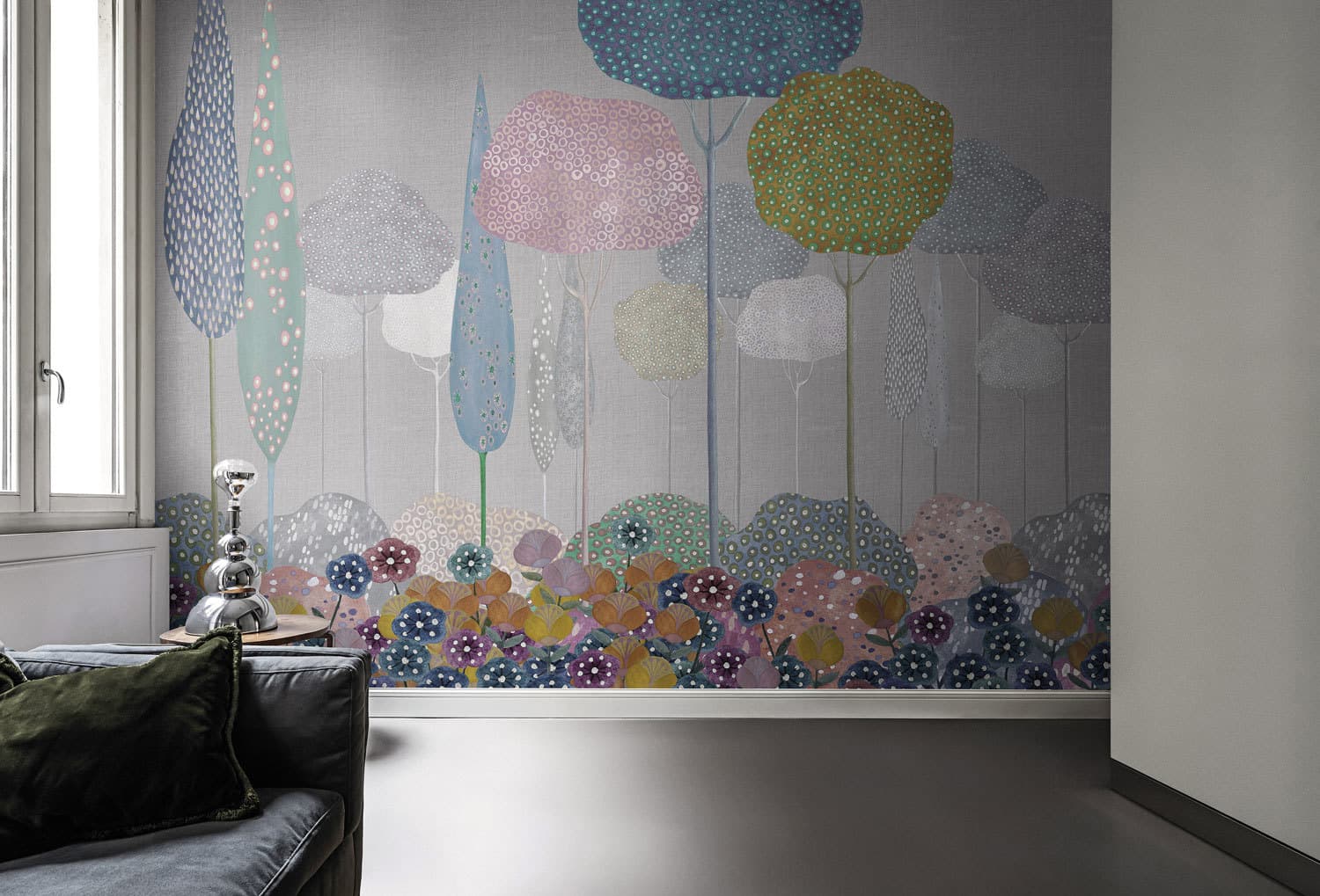 Les Princesses in a room