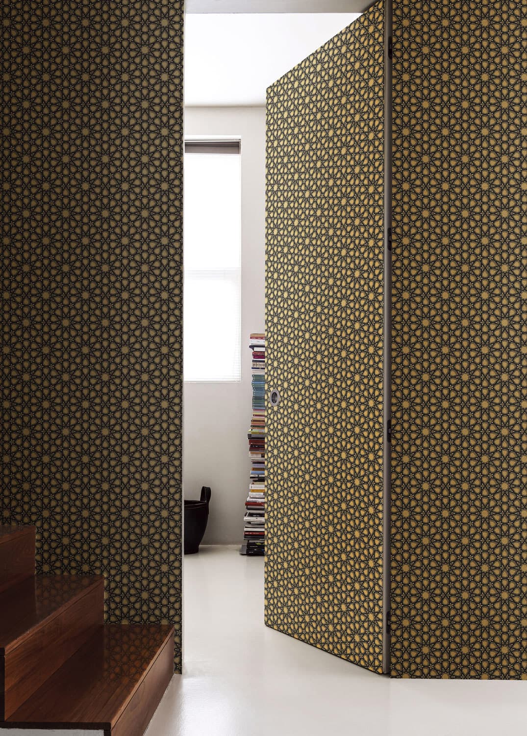 Décoration Typique by Tale Books, in a room