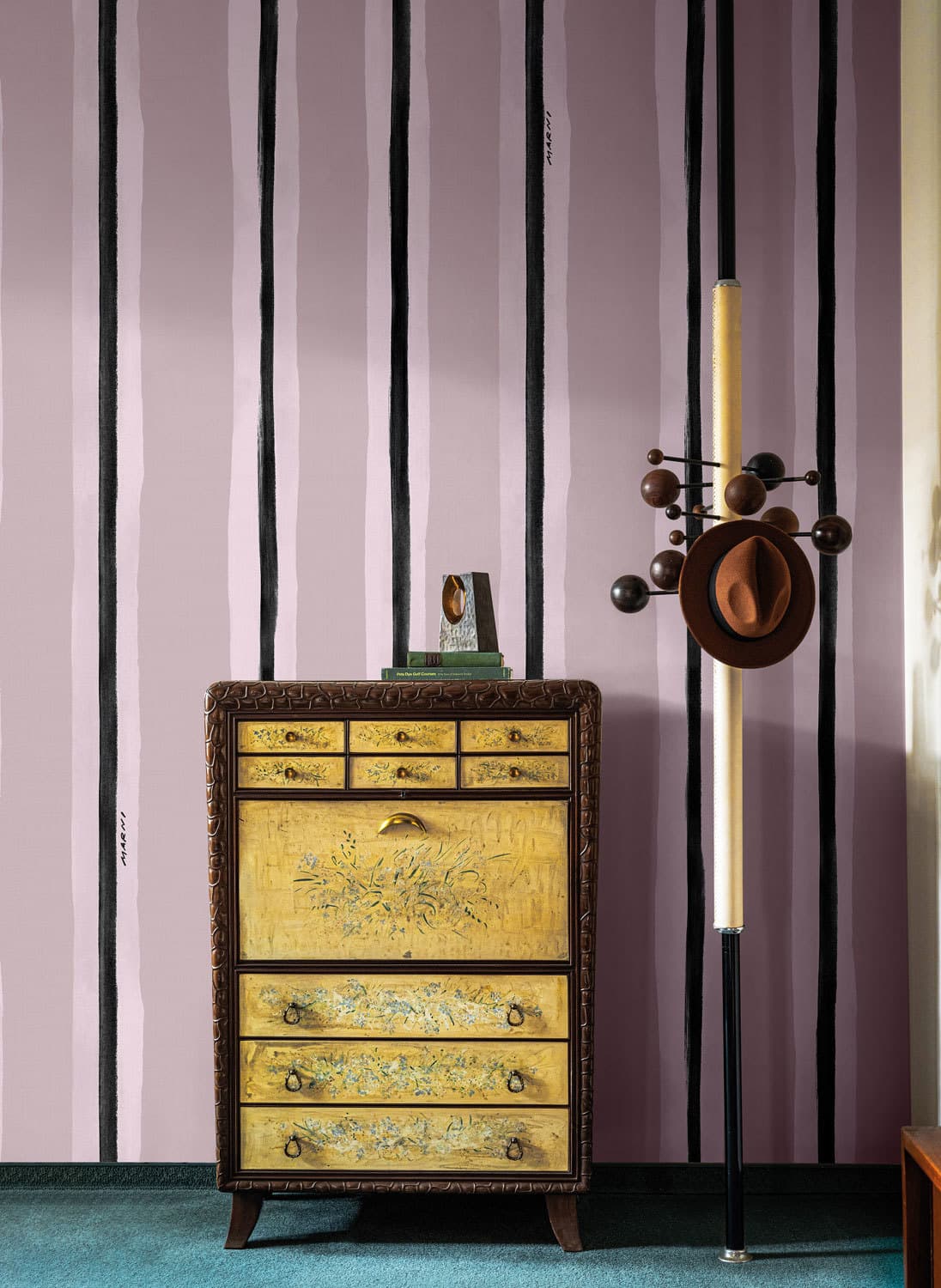 Nostalgia wallpaper, room scene 5